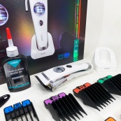 Акумуляторна машинка для стрижки VGR V-880C. Колір: білий. Зображення №8