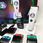 Акумуляторна машинка для стрижки VGR V-880C. Колір: білий. Зображення №9