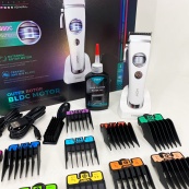 Акумуляторна машинка для стрижки VGR V-880C. Колір: білий. Зображення №10