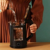 Електрочайник Rainberg RB-2220 скляний дисковий прозорий. Чайник із підсвічуванням 2200W. Колір: чорний. Зображення №2 Електрочайник Rainberg RB-2220 скляний дисковий прозорий. Чайник із підсвічуванням 2200W. Колір: чорний. Зображення №2