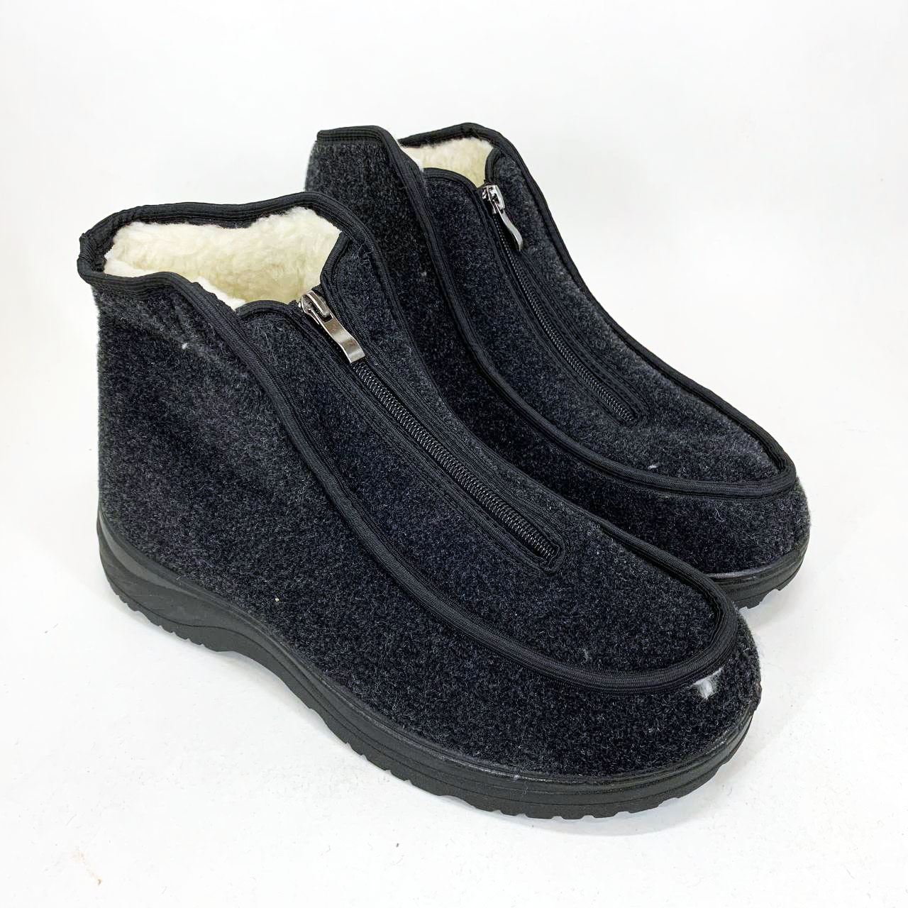 Чоботи чоловічі з тканини утеплені 45 розмір, уги для дому, зручне робоче взуття. Колір: сірий Чоботи чоловічі з тканини утеплені 45 розмір, уги для дому, зручне робоче взуття. Колір: сірий