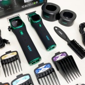 Комплект VGR 2 в 1 V-885 S2 GREEN, аккумуляторная машинка для стрижки и триммер. Изображение №5