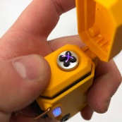 Багатофункціональний армійський ліхтар D50-SMD - індикація заряду, запальничка. Колір: жовтий. Зображення №23