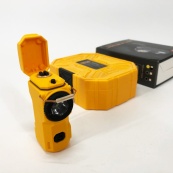 Багатофункціональний армійський ліхтар D50-SMD - індикація заряду, запальничка. Колір: жовтий. Зображення №24