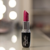 Помада Cinecitta №80 Насичено-малиновий лаковий ЧІНІЧІТА. Зображення №2