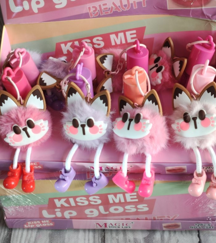 Набір блисків для губ Magic Your Life LC581 з помпонами-котиками (6шт в асортименті) Набір блисків для губ Magic Your Life LC581 з помпонами-котиками (6шт в асортименті)