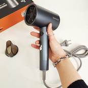 Профессиональный фен для волос с ионизацией Rainberg RB-2253 2000Вт Gray. Изображение №2