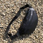 Сумка на пояс из эко-кожи. Сумка через плечо. Бананка мужская, женская Black. Изображение №21