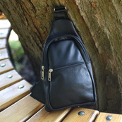 Сумка з натуральної шкіри, слінг чоловічий чорний, барсетка, крос боді, Практична сумка-месенджер. Зображення №3 Сумка з натуральної шкіри, слінг чоловічий чорний, барсетка, крос боді, Практична сумка-месенджер. Зображення №3