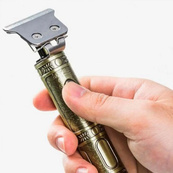 Машинка для стрижки волос профессиональная триммер для бороды окантовочная машинка Shuke 3W SK-8017. Изображение №5 Машинка для стрижки волос профессиональная триммер для бороды окантовочная машинка Shuke 3W SK-8017. Изображение №5