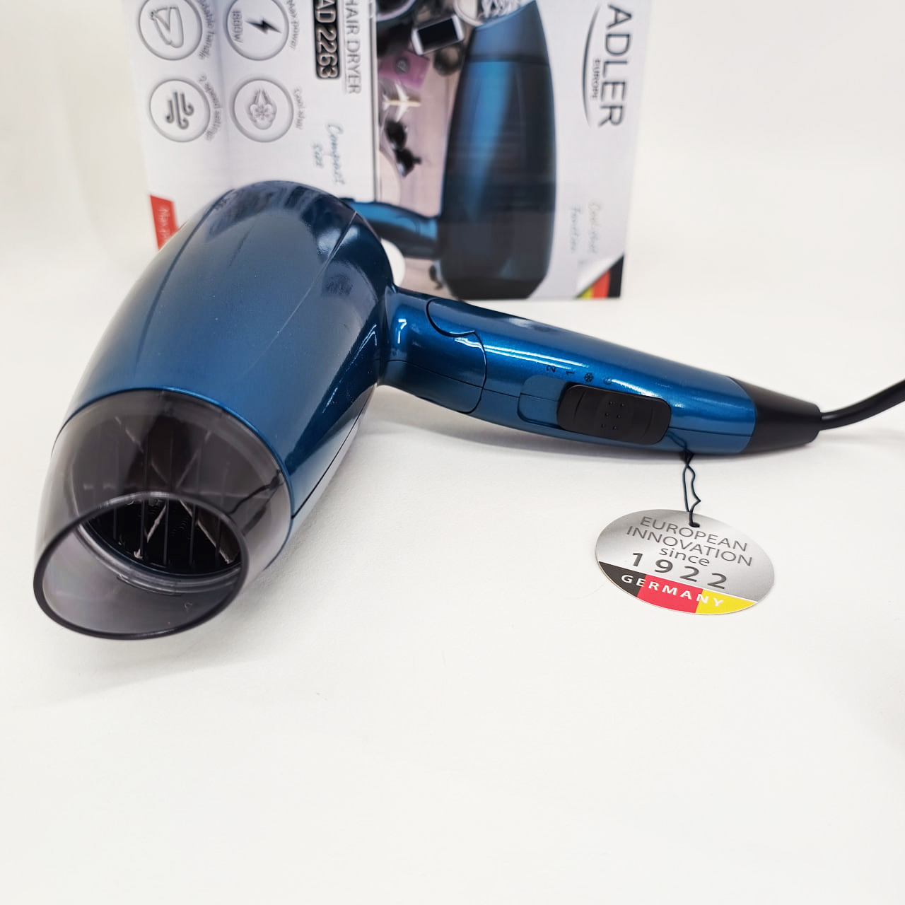 Фен Adler AD 2263 1800Вт Концентратор Складная ручка Функция холодного обдува Фен Adler AD 2263 1800Вт Концентратор Складная ручка Функция холодного обдува