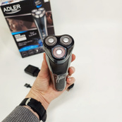 Електробритва для чоловіків роторна Adler AD 2933 акумуляторна 30 Вт. Зображення №5 Електробритва для чоловіків роторна Adler AD 2933 акумуляторна 30 Вт. Зображення №5