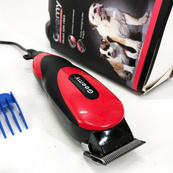 Машинка Gemei GM-1023 для стрижки животных с 4 насадками для любого типа шерсти + ножницы и расческа-гребешок. Изображение №3