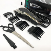 Машинка для стрижки VGR V-130 проводная профессиональная с насадками для окантовки триммер для волос. Изображение №15 Машинка для стрижки VGR V-130 проводная профессиональная с насадками для окантовки триммер для волос. Изображение №15