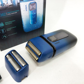 Електробритва-шейвер VGR V-362 чоловіча професійна для сухого гоління з тримером. Колір: синій. Зображення №9