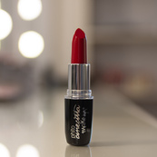 Помада Cinecitta №79 Червоно-малиновий лаковий ЧІНІЧІТА. Зображення №2