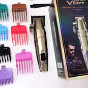 Аккумуляторная машинка для стрижки VGR V-036. Изображение №18