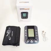 Автоматический тонометр для измерения давления с работой от батареек USB ЖК-дисплеем индикатором заряда. Изображение №3