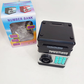 Электронная копилка сейф банкомат для детей с PIN-кодом, автоматический прием банкнот и монет Black. Изображение №6 Электронная копилка сейф банкомат для детей с PIN-кодом, автоматический прием банкнот и монет Black. Изображение №6