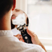 Электробритва MAGIO MG-687 3 головки, сухое/влажное бритье, высувной триммер. Изображение №6