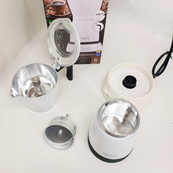 Гейзерна кавоварка електрична Camry Moka CR 4415 White. Зображення №5