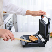 Профессиональная сендвичница Magio MG-364 с антипригарным покрытием и индикатором нагрева. Изображение №5