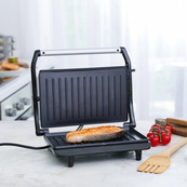 Профессиональная сендвичница Magio MG-364 с антипригарным покрытием и индикатором нагрева. Изображение №7