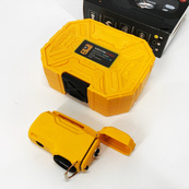 Багатофункціональний армійський ліхтар D50-SMD - індикація заряду, запальничка. Колір: жовтий. Зображення №19