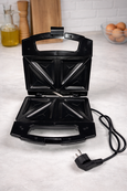 Сендвічниця Lamo 800W Чорна VDE. Зображення №2 Сендвічниця Lamo 800W Чорна VDE. Зображення №2