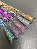 Гель-лак с глиттером для маникюра YouPOSH Glitter Color профессиональный 5 мл, 01 Золотистый. Изображение №5 Гель-лак с глиттером для маникюра YouPOSH Glitter Color профессиональный 5 мл, 01 Золотистый. Изображение №5