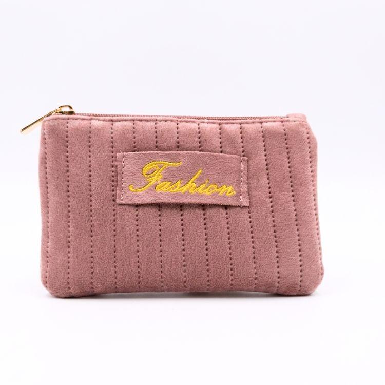 Жіноча плюшева косметичка Beauty LUXURY 16 см × 10,5 см WB-4010, чорна Жіноча плюшева косметичка Beauty LUXURY 16 см × 10,5 см WB-4010, чорна