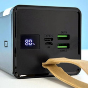 Портативна батарея Павербанк WUW-TUGII Y55 50000 mAh 22.5W 3A зі швидкою зарядкою та ліхтарем Power Bank. Зображення №2