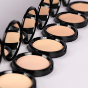 Пудра компактна Topface "Skin Editor - Matte Finishing Powder" - PT263 (10 г) 01 - Ivory (слонова кістка). Зображення №6 Пудра компактна Topface "Skin Editor - Matte Finishing Powder" - PT263 (10 г) 01 - Ivory (слонова кістка). Зображення №6