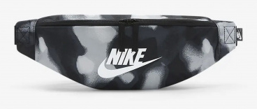 Сумка на пояс Nike NK HERITAGE WAISTPCK - ACCS PR сірий, білий 41 x 10 x 15 см (DR6250-010) Сумка на пояс Nike NK HERITAGE WAISTPCK - ACCS PR сірий, білий 41 x 10 x 15 см (DR6250-010)