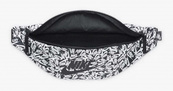 Сумка на пояс Nike NK HERITAGE WAISTPCK - ACCS PR білий, чорний Уні 10 x 41 x 15 см. Зображення №4 Сумка на пояс Nike NK HERITAGE WAISTPCK - ACCS PR білий, чорний Уні 10 x 41 x 15 см. Зображення №4