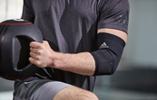 Фіксатор ліктя Adidas Performance Elbow Support чорний Уні S. Зображення №6 Фіксатор ліктя Adidas Performance Elbow Support чорний Уні S. Зображення №6