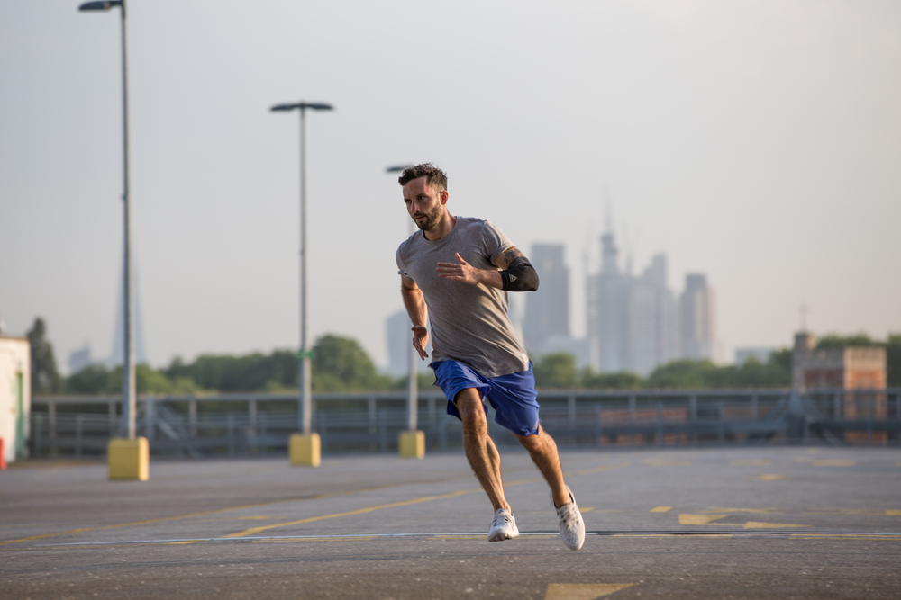 Фиксатор локтя Reebok Elbow Support черный Уни S Фиксатор локтя Reebok Elbow Support черный Уни S