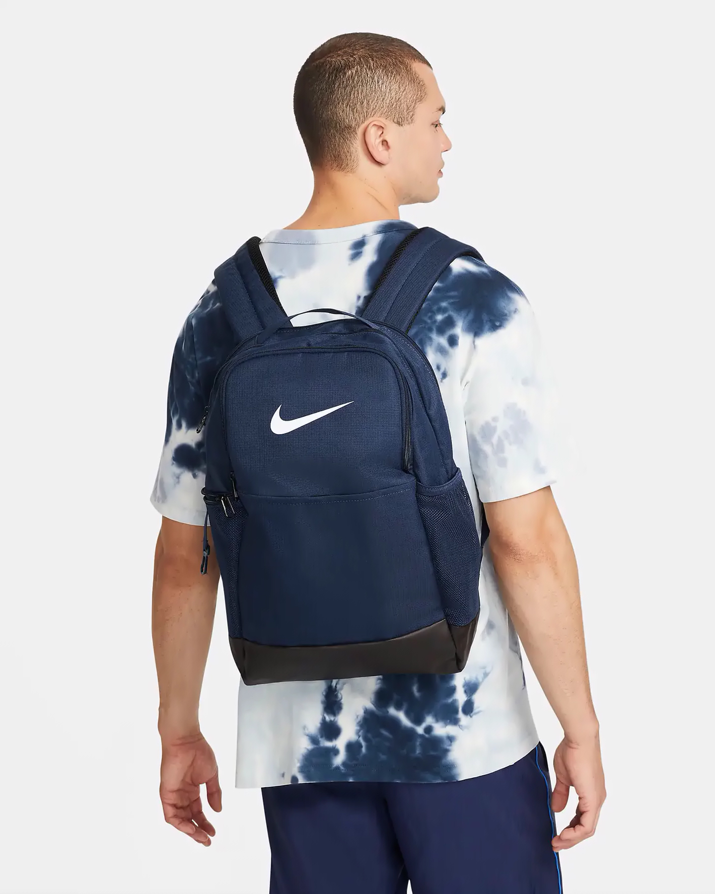 Рюкзак Nike NK BRSLA M BKPK-9.5 24L синій Уні 46х30х18 см Рюкзак Nike NK BRSLA M BKPK-9.5 24L синій Уні 46х30х18 см