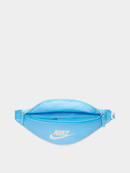 Сумка на пояс Nike NK HERITAGE WAISTPACK - FA21 3L голубая Уни 41х10х15 см. Изображение №7 Сумка на пояс Nike NK HERITAGE WAISTPACK - FA21 3L голубая Уни 41х10х15 см. Изображение №7