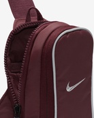 Сумка через плечо Nike NK NSW ESSNTL CRSSBDY-MTL PULL 1L бордовая Уни 20.5x12.5x5 см. Изображение №8 Сумка через плечо Nike NK NSW ESSNTL CRSSBDY-MTL PULL 1L бордовая Уни 20.5x12.5x5 см. Изображение №8