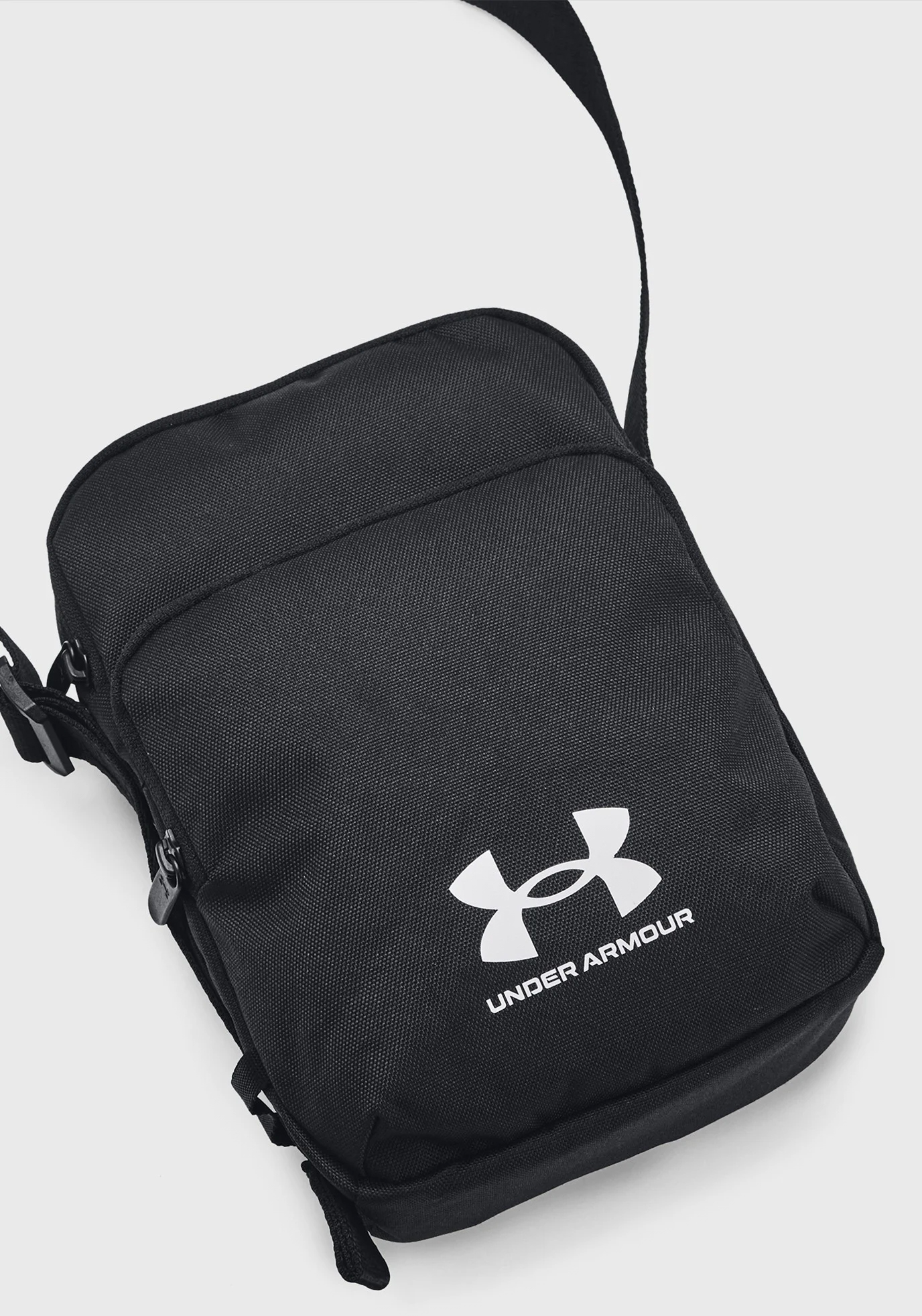 Сумка Under Armour Loudon Lite Crossbody 4L чорний Уни 19х23х15 см Сумка Under Armour Loudon Lite Crossbody 4L чорний Уни 19х23х15 см