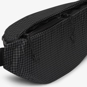 Сумка на пояс Nike NK HERITAGE HIP PACK - TRL 3L чорний, сірий Уні 35x15x5 см. Зображення №5 Сумка на пояс Nike NK HERITAGE HIP PACK - TRL 3L чорний, сірий Уні 35x15x5 см. Зображення №5