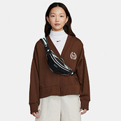 Сумка на пояс Nike NK HERITAGE S WSTPCK - RETRO 1L черный Уни 28х8х13 см. Изображение №11 Сумка на пояс Nike NK HERITAGE S WSTPCK - RETRO 1L черный Уни 28х8х13 см. Изображение №11
