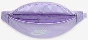 Сумка на пояс Nike NK HERITAGE WAISTPACK - FA21 3L фіолетовий Уні 41х10х15 см. Зображення №4 Сумка на пояс Nike NK HERITAGE WAISTPACK - FA21 3L фіолетовий Уні 41х10х15 см. Зображення №4