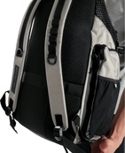 Рюкзак Arena ONE GO BACKPACK 45L бежевий 50 х 40 х 25 см (010231-800). Зображення №2 Рюкзак Arena ONE GO BACKPACK 45L бежевий 50 х 40 х 25 см (010231-800). Зображення №2