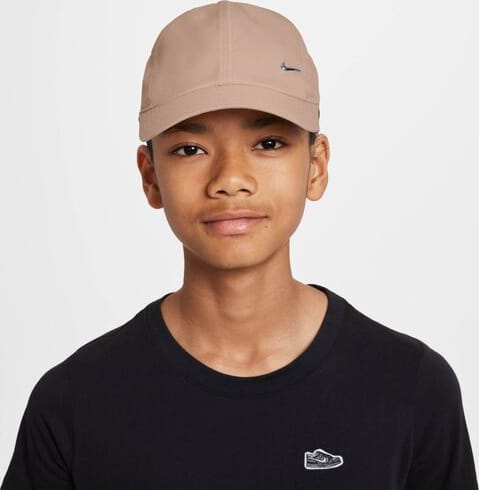 Кепка Nike K NK DF CLUB CAP US CB MTSWSH бежевый Детский One Size (FB5064-200) Кепка Nike K NK DF CLUB CAP US CB MTSWSH бежевый Детский One Size (FB5064-200)