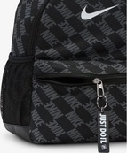 Рюкзак Nike Y NK BRSLA JDI MNI BK-AOP FA25 11L чорний, сірий 25 x 33 x 13 см (HV6481-010). Зображення №2 Рюкзак Nike Y NK BRSLA JDI MNI BK-AOP FA25 11L чорний, сірий 25 x 33 x 13 см (HV6481-010). Зображення №2