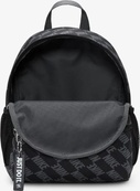 Рюкзак Nike Y NK BRSLA JDI MNI BK-AOP FA25 11L чорний, сірий 25 x 33 x 13 см (HV6481-010). Зображення №5 Рюкзак Nike Y NK BRSLA JDI MNI BK-AOP FA25 11L чорний, сірий 25 x 33 x 13 см (HV6481-010). Зображення №5