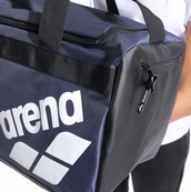 Сумка Arena ALL SET DUFFLE 40L темно-синій 50 х 28 х 28 см (010237-400). Зображення №10 Сумка Arena ALL SET DUFFLE 40L темно-синій 50 х 28 х 28 см (010237-400). Зображення №10