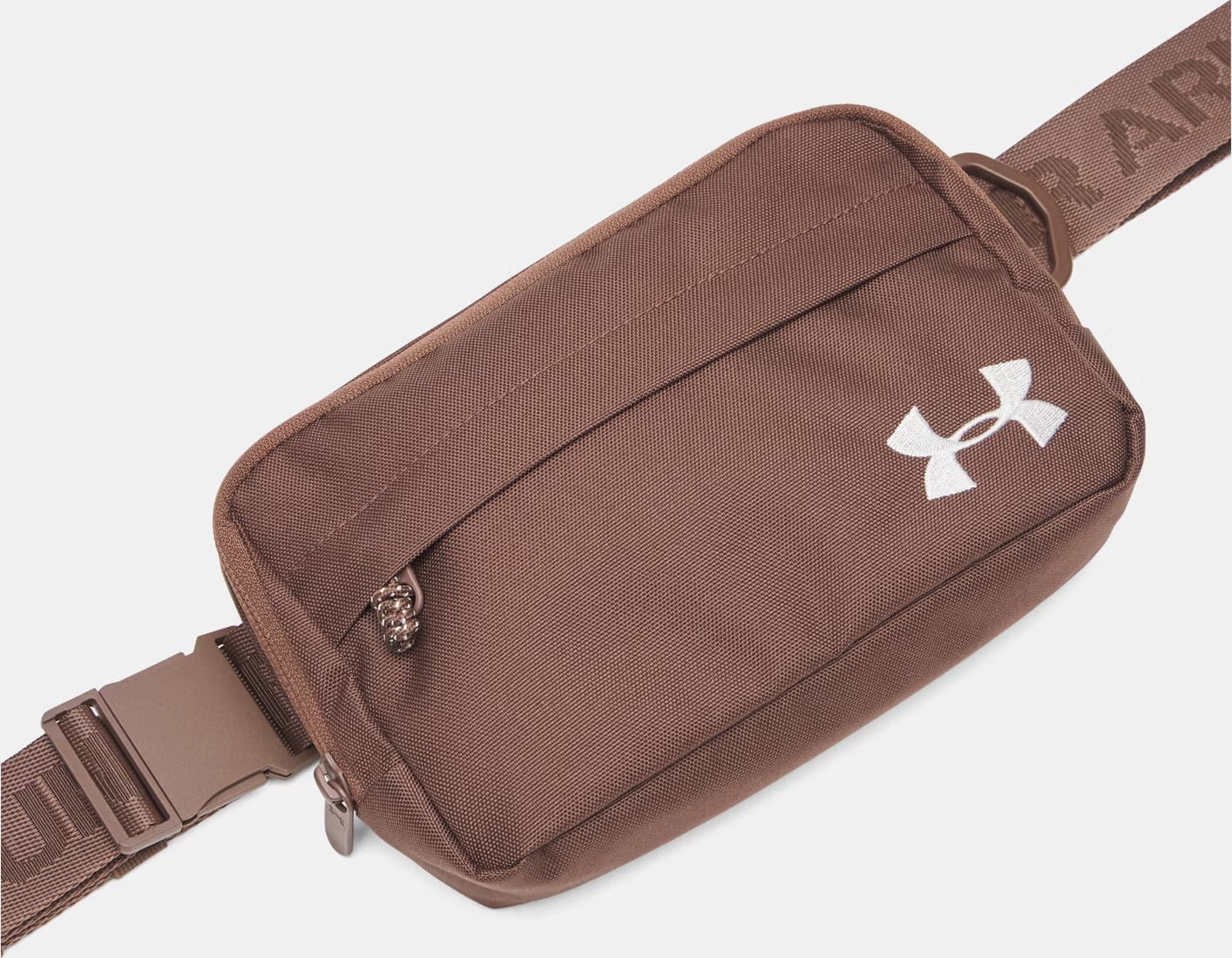 Сумка на пояс Under Armour Essential WB Xbody 2L коричневый 20 x 13,5 x 5 см (1378418-230) Сумка на пояс Under Armour Essential WB Xbody 2L коричневый 20 x 13,5 x 5 см (1378418-230)